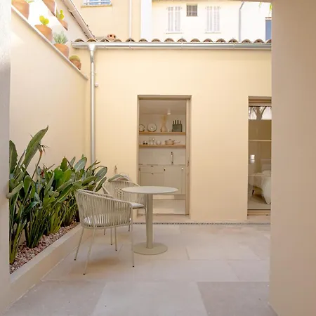 Maison Raphael - Plages, Et Gare A Pied Апарт-отель 4*