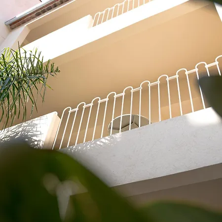 Апарт-отель Maison Raphael - Plages, Et Gare A Pied 4*