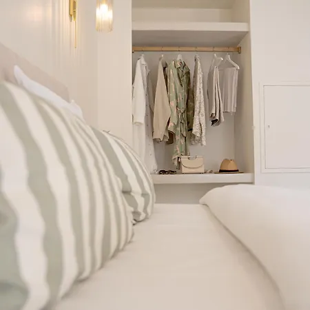 Апарт-отель Maison Raphael - Plages, Et Gare A Pied 4*