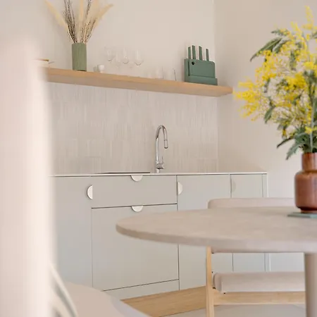 Aparthotel Maison Raphaël - Plages, Et Gare à Pied 4*