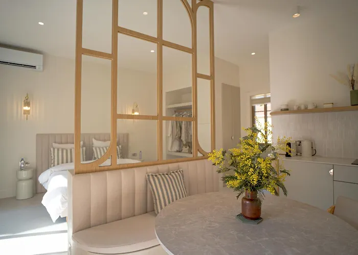 Maison Raphael - Plages, Et Gare A Pied 4* Сен-Рафаэль