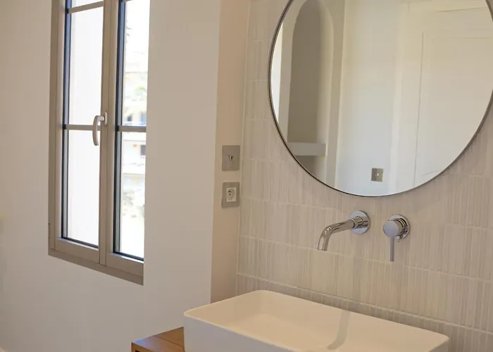 Aparthotel Maison Raphael - Plages, Et Gare A Pied 4*