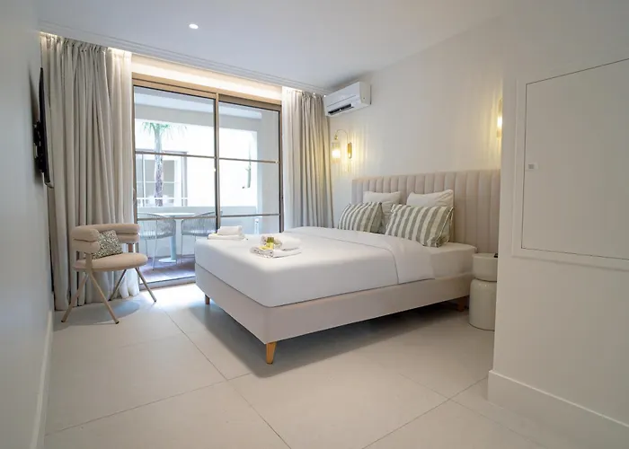 Maison Raphael - Plages, Et Gare A Pied Aparthotel Saint-Raphael (Var)