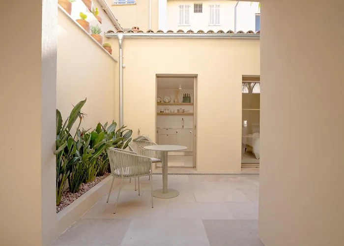 Maison Raphael - Plages, Et Gare A Pied Апарт-отель 4*