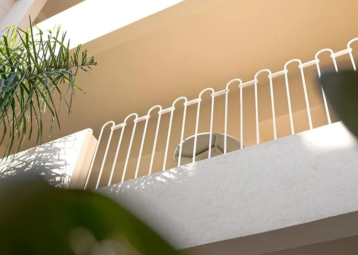 Aparthotel Maison Raphael - Plages, Et Gare A Pied 4*