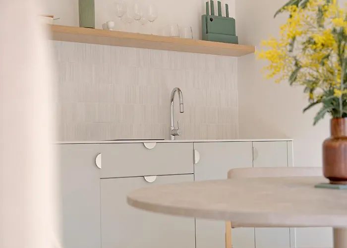 Aparthotel Maison Raphael - Plages, Et Gare A Pied 4*